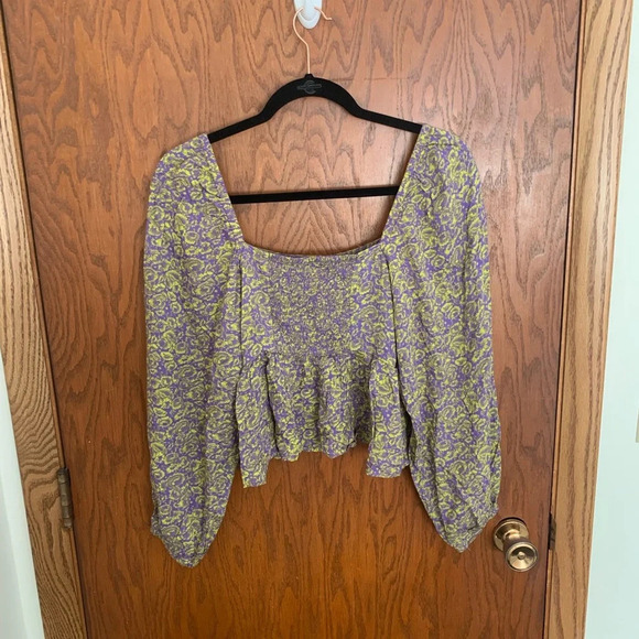 Abound Floral Peplum Blouse - Picture 6 of 6